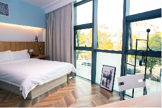 东莞市江湾酒店管理 卓越服务与创新运营的双重奏